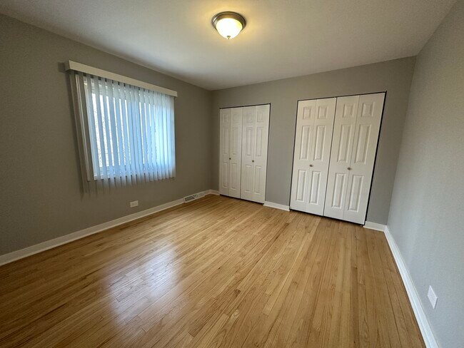 Building Photo - 1179 Deerfield Rd