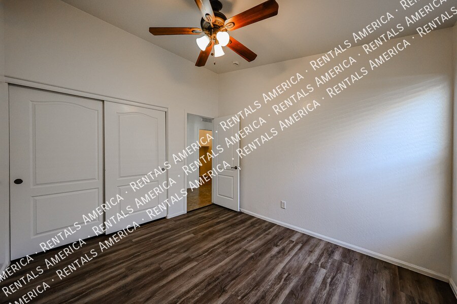 Building Photo - 41103 W Thornberry Ln