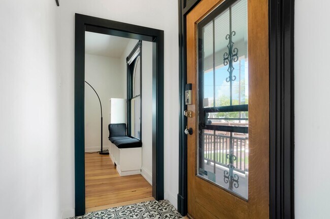 Building Photo - 469 Delaware St