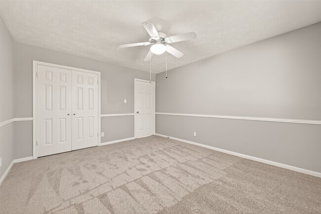 Building Photo - 1918 Shadow Forest Dr