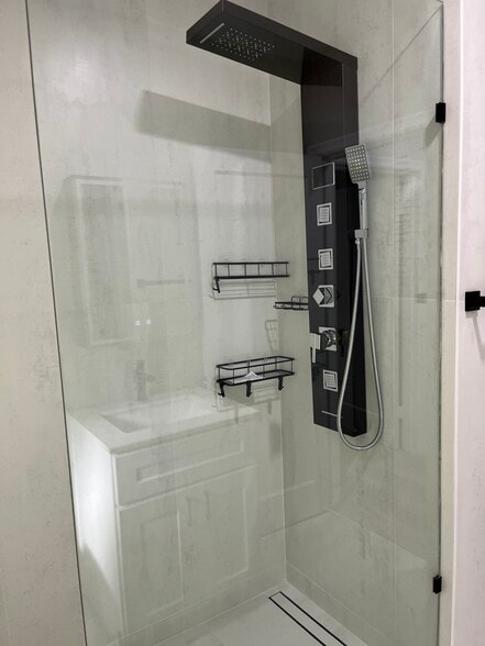 Shower with Special Futures - 2300 Pacheco St