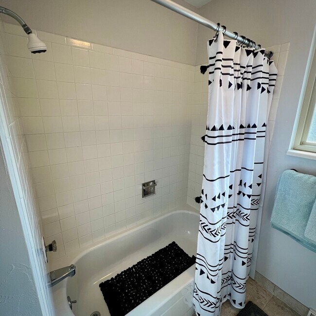 Building Photo - 14372 W Archer Ave