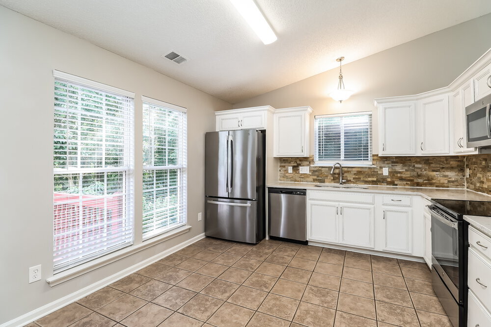 Building Photo - 137 Lantana Dr