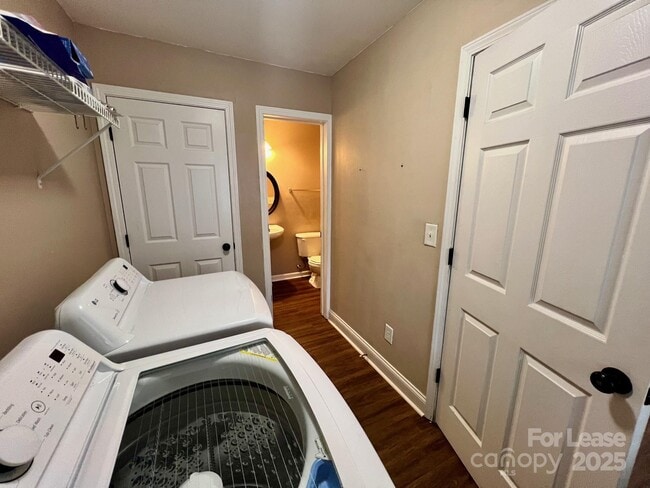 Building Photo - 520 Jakes Ridge Ln