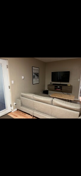 Building Photo - 528 Polar Ct