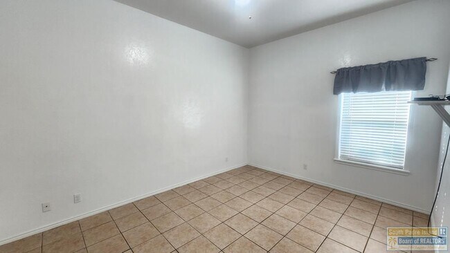 Building Photo - 77 Santa Isabel Blvd