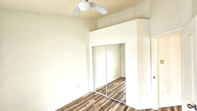 Building Photo - 5264 NE 121st Ave