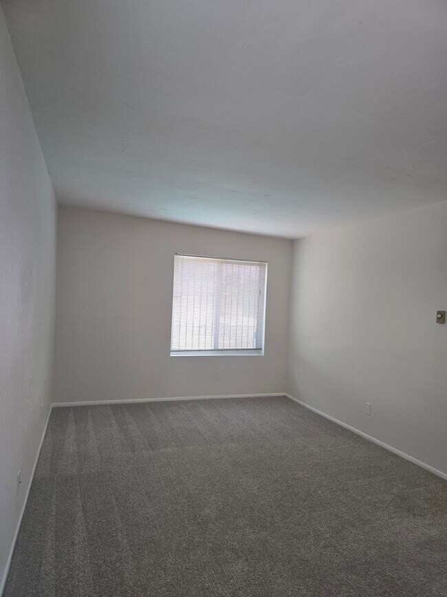 Building Photo - 926 N Belvedere Ave