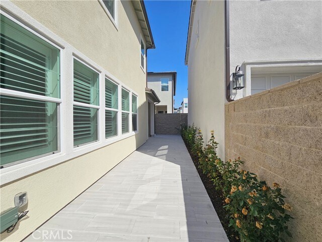 Building Photo - 310 Brackens