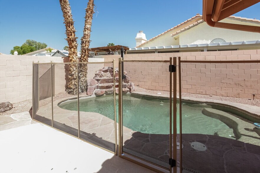 Building Photo - 1612 Blanco Dr