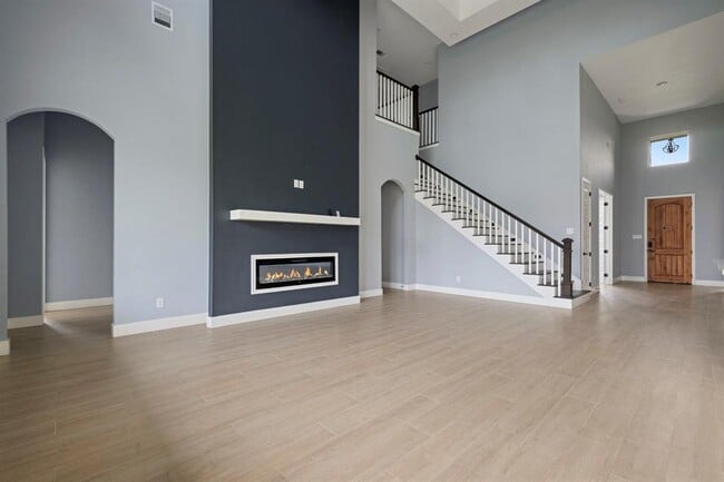 Building Photo - 250 Hampton Glen Rd