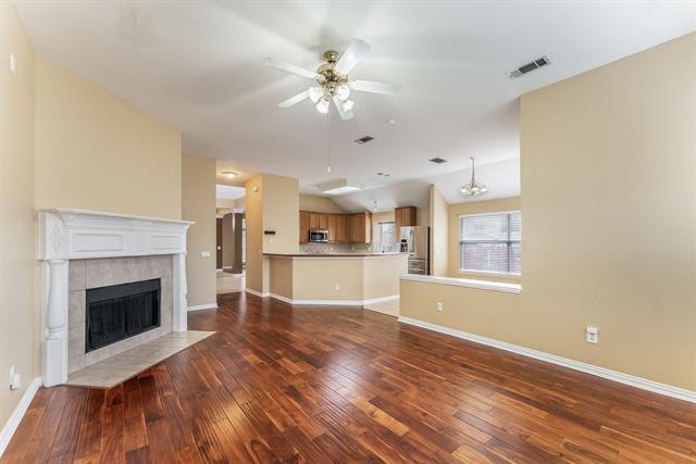 Building Photo - 2832 Bluffview Dr