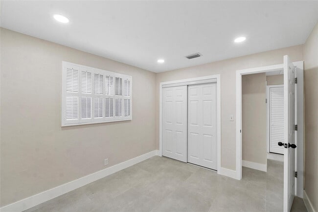 Building Photo - 828 Johnson St