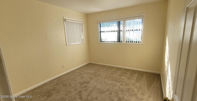 Building Photo - 1048 Hazelwood Dr