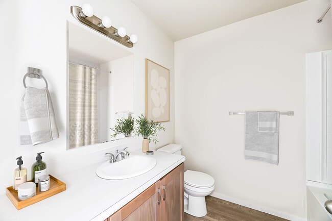 Building Photo - Woodland Estates