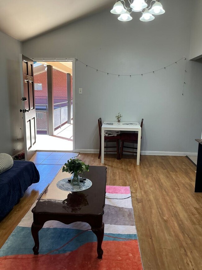 Building Photo - 1BR/1 BA + Bonus Room and balcony in Stadium Village! **Available in January but come see it toda...