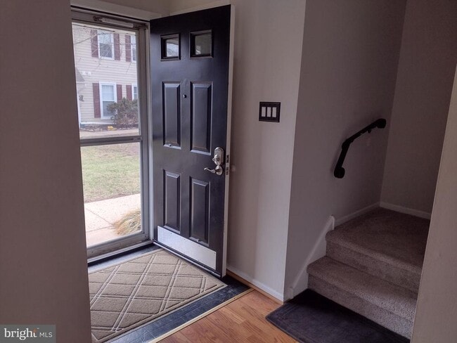 Building Photo - 83 Avon Ln