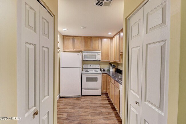 Building Photo - 4354 N 82nd St