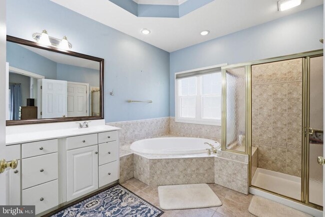 Building Photo - 5767 Bush Hill Dr