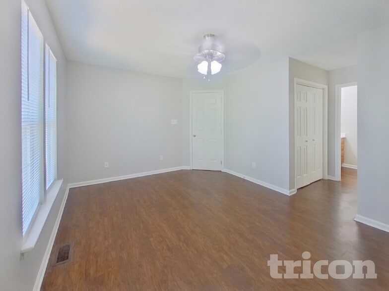 Building Photo - 8872 Treyburn Dr