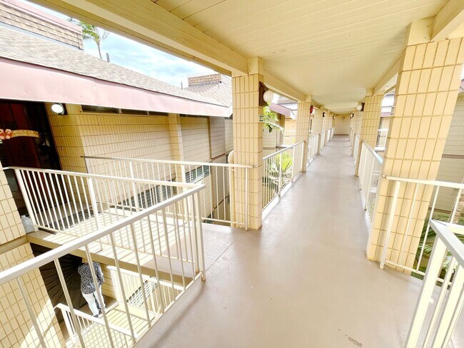 Building Photo - 2 Bedroom 2 Bathroom Condo - Hawai‘i Charm...