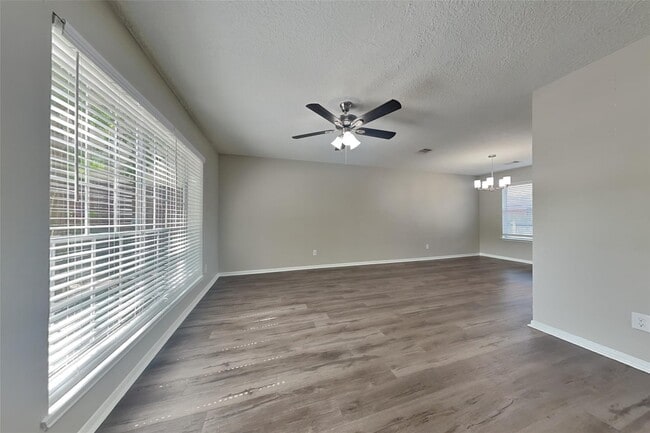 Building Photo - 5 Regency Ct