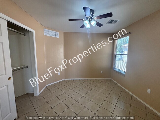 Building Photo - 7135 S Oakbank Dr