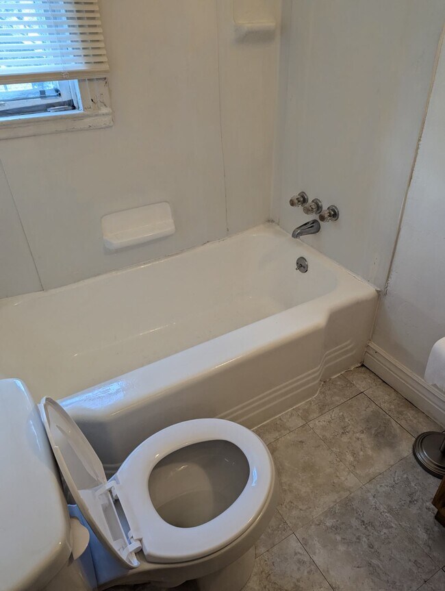 Building Photo - 159 N Washington St