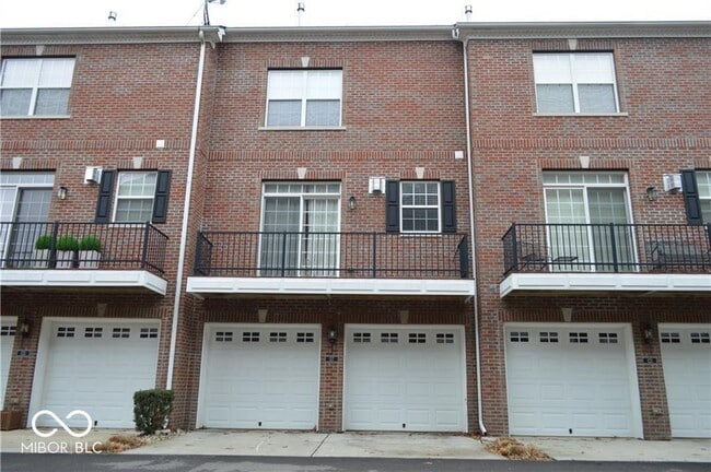 Building Photo - 117 9th St NW