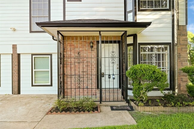 Building Photo - 3479 Rockrill Dr