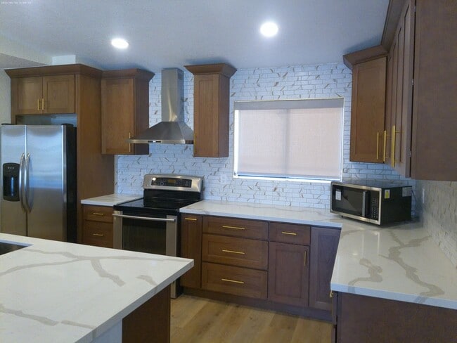 Building Photo - Stunning Lake Havasu Rental 4 BR/ 3BA Pool Home Backing to Park