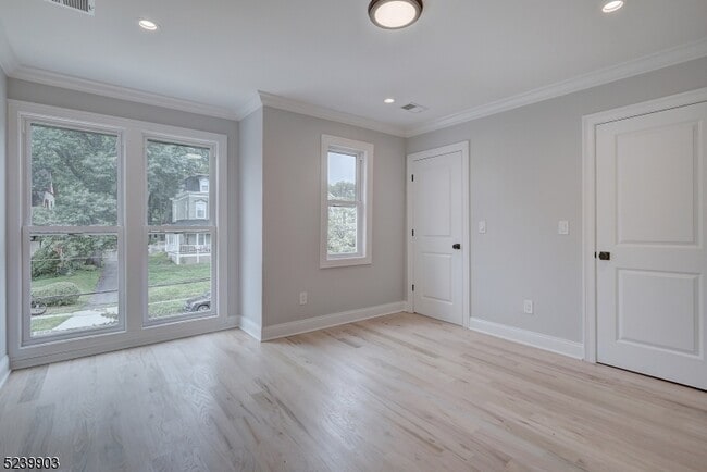 Building Photo - 59 Forest St