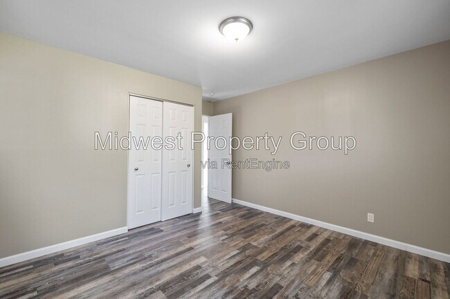 Building Photo - 1385 St Marie St
