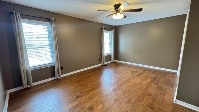 Building Photo - 114 Westchase Dr