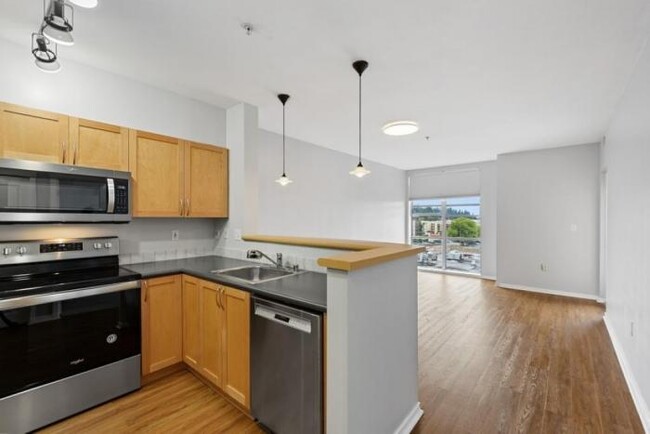 Building Photo - 1 bedroom in Bellevue WA 98004