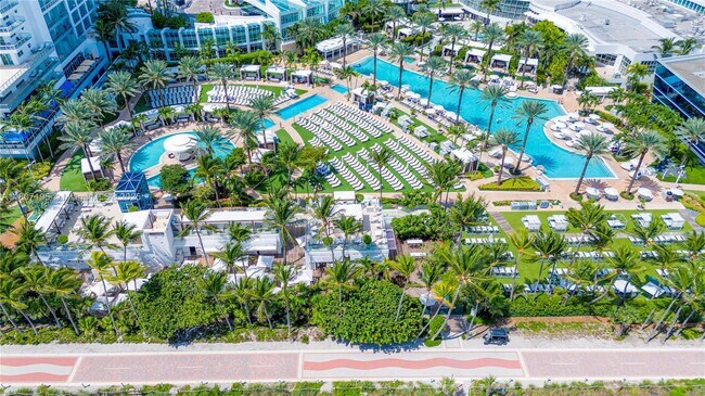 Building Photo - 4401 Collins Ave