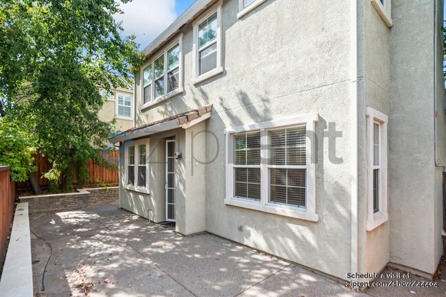 Building Photo - 3106 Snowdrop Cir