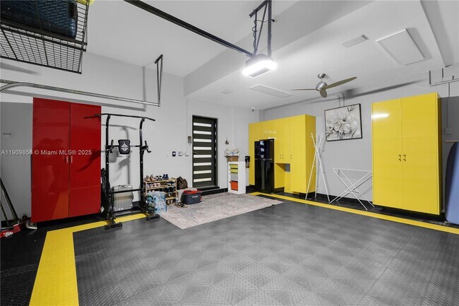 Building Photo - 3015 NE 208th St