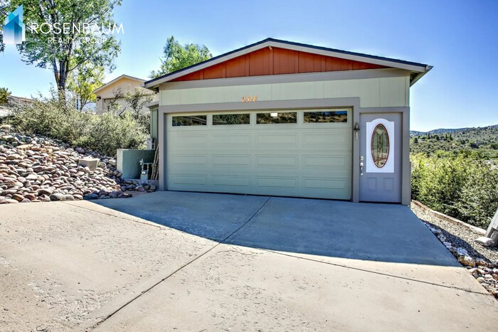 Building Photo - 2518 Hilltop Rd