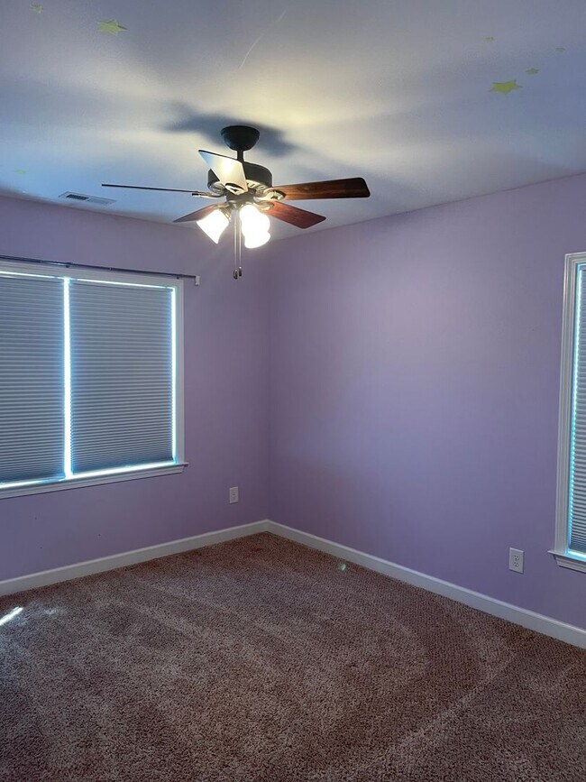 Building Photo - 103 Dartha Ct