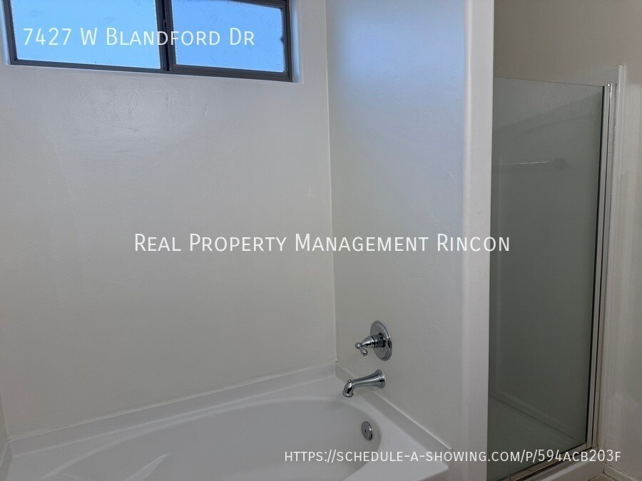 Building Photo - 7427 W Blandford Dr