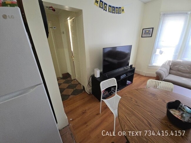 Building Photo - 502 Benjamin St