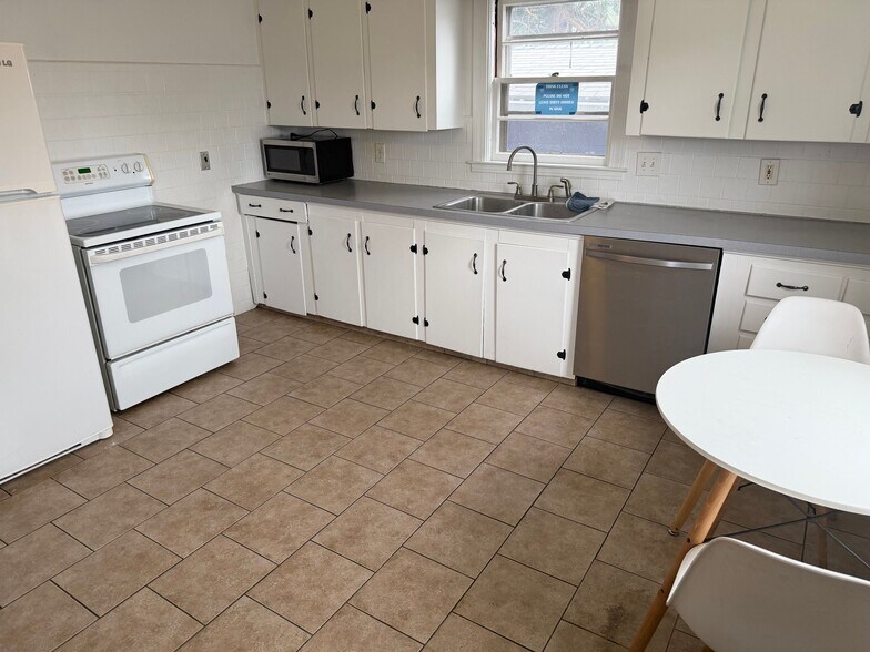 Building Photo - 108 Homewood Ave