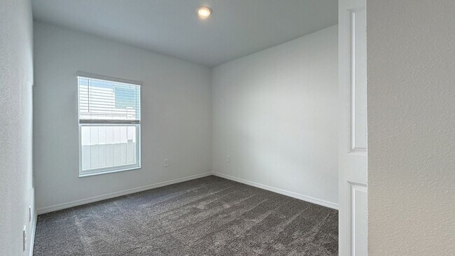 Building Photo - 1240 Tyler Lp