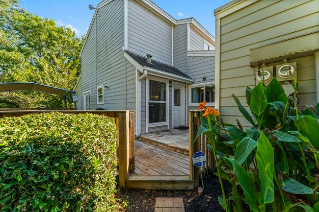 Building Photo - 71 Hideaway Dr