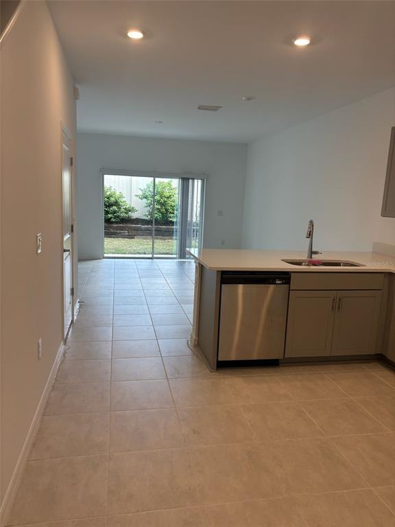 Building Photo - 8629 Daybreak St