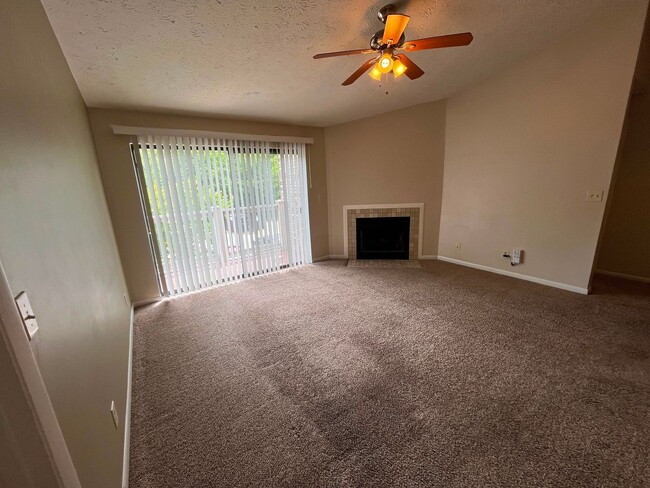 Building Photo - Beautiful 2BR/2BA Condo with Pool, Fitness Center & Private Balcony