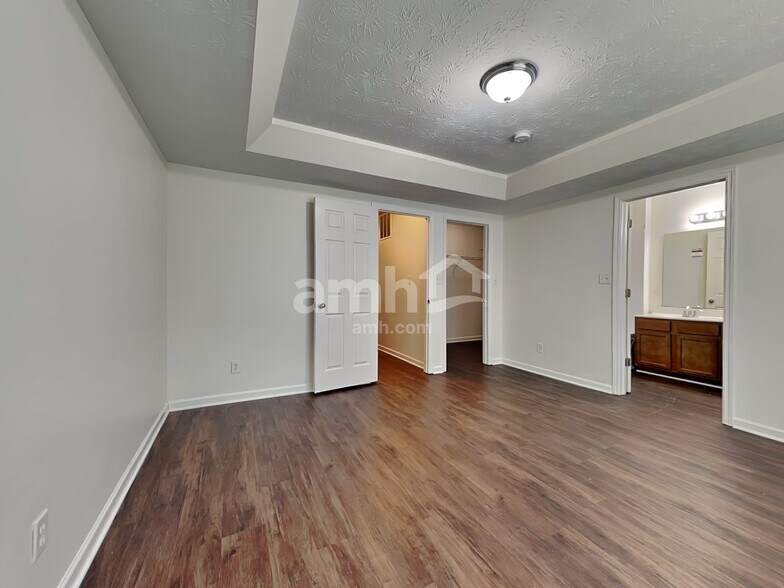Building Photo - 903 Regency Ct