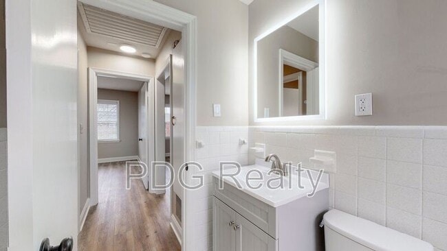 Building Photo - 3833 Chenoweth Ct