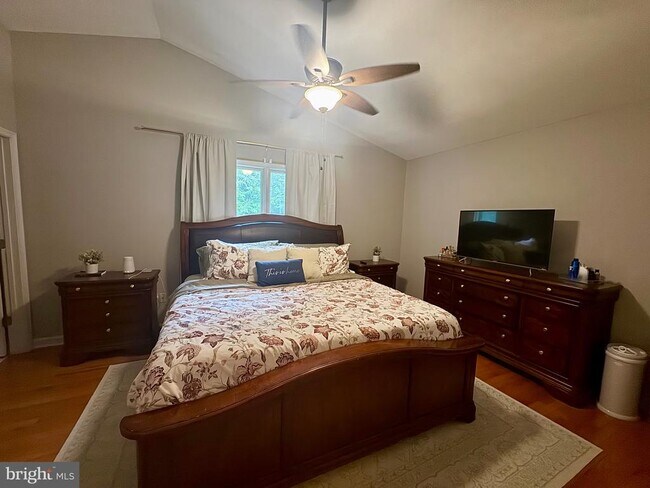 Building Photo - 702 Cloverfields Dr